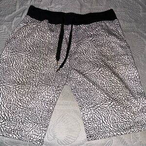 Black and White Bleecker and Mercer large Shorts